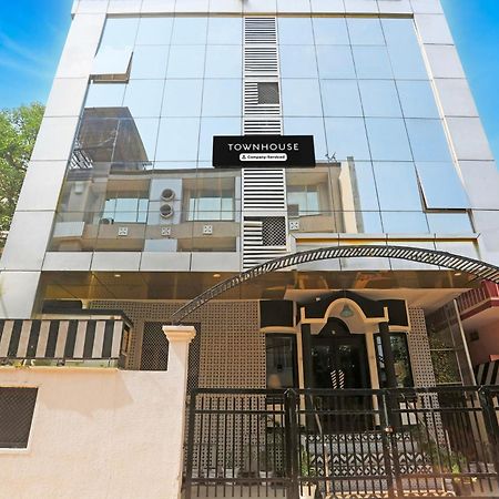 Super Townhouse Cantonment Varanasi Formerly Sarin Inn المظهر الخارجي الصورة