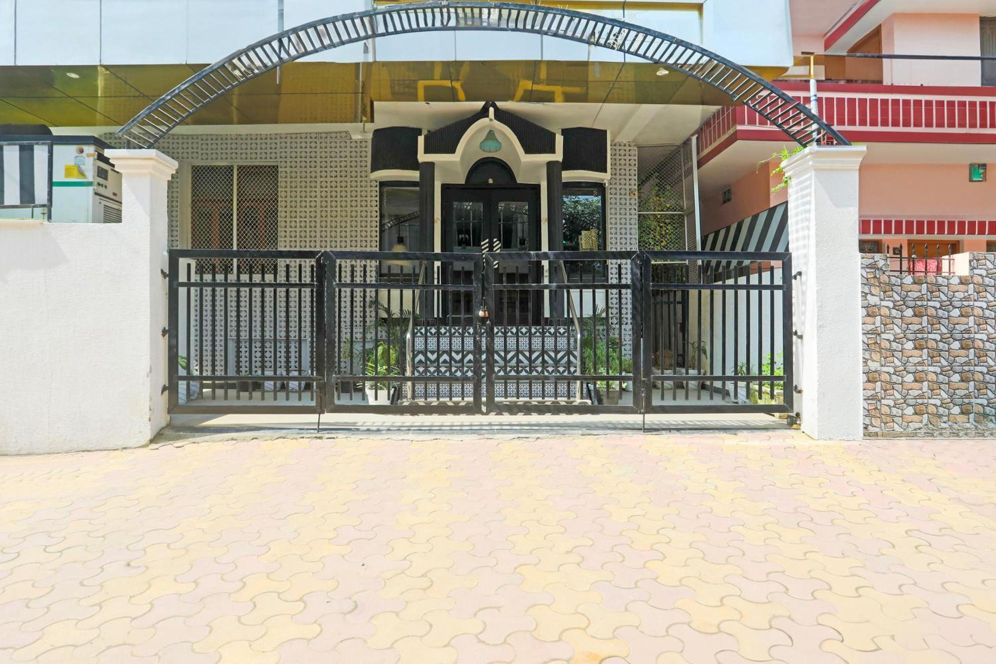 Super Townhouse Cantonment Varanasi Formerly Sarin Inn المظهر الخارجي الصورة