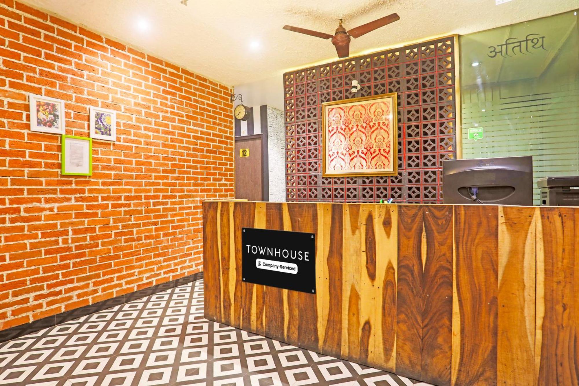 Super Townhouse Cantonment Varanasi Formerly Sarin Inn المظهر الخارجي الصورة