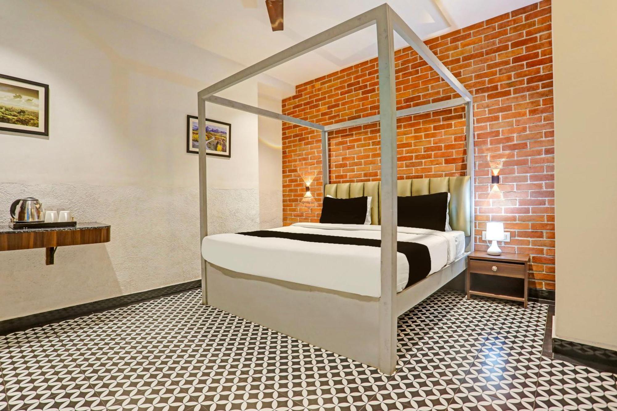 Super Townhouse Cantonment Varanasi Formerly Sarin Inn المظهر الخارجي الصورة